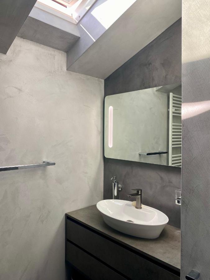 Castropola Views With Private Parking Apartment Luaran gambar