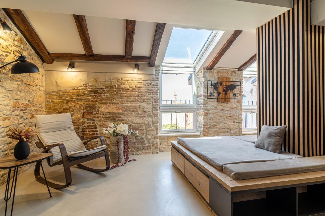 Castropola Views With Private Parking Apartment Luaran gambar