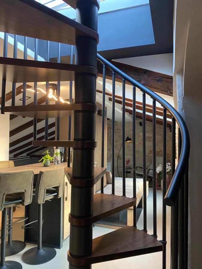 Castropola Views With Private Parking Apartment Luaran gambar